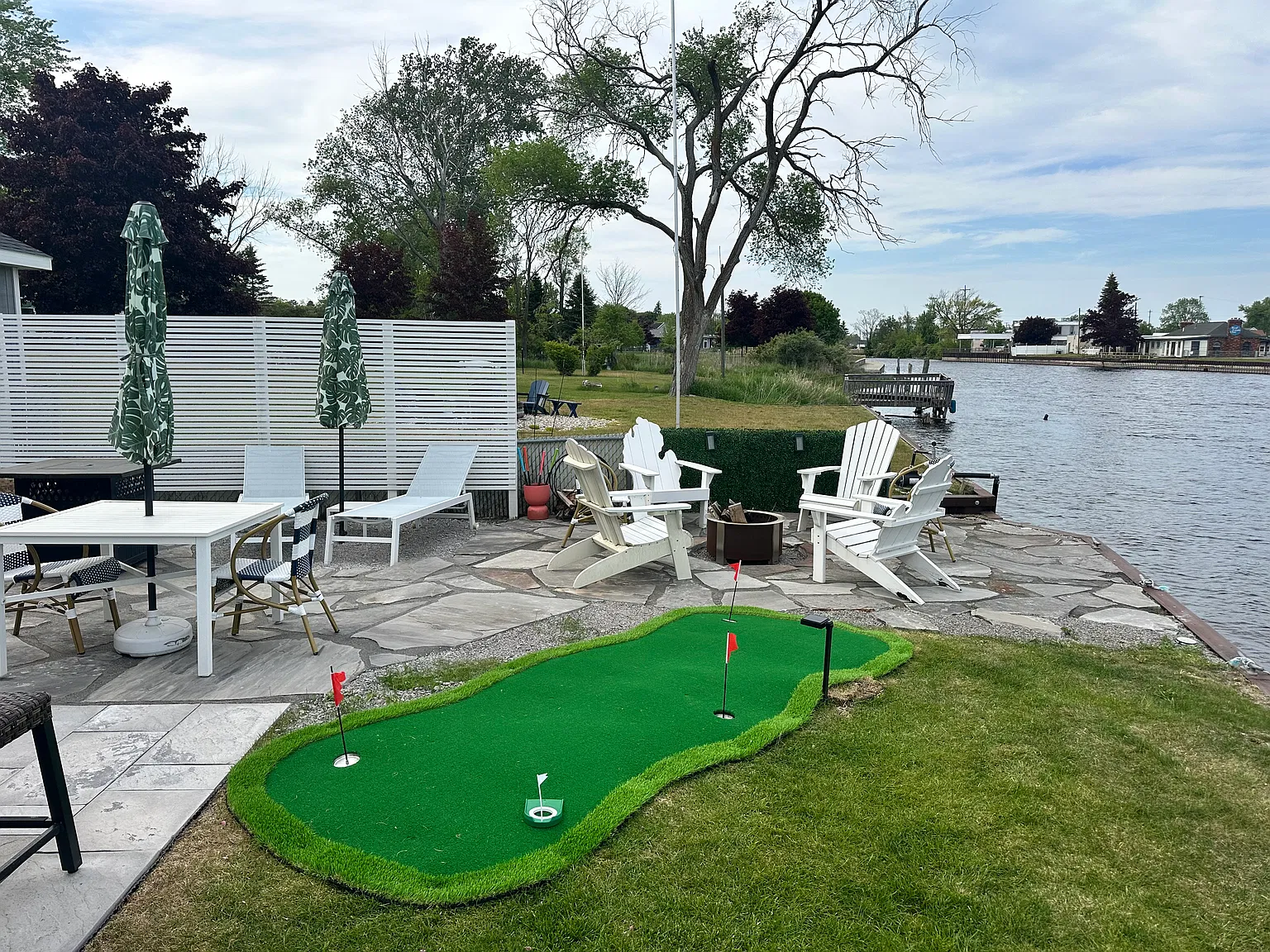 3 bed, 1100 sqft, $2,700 — Photo 3