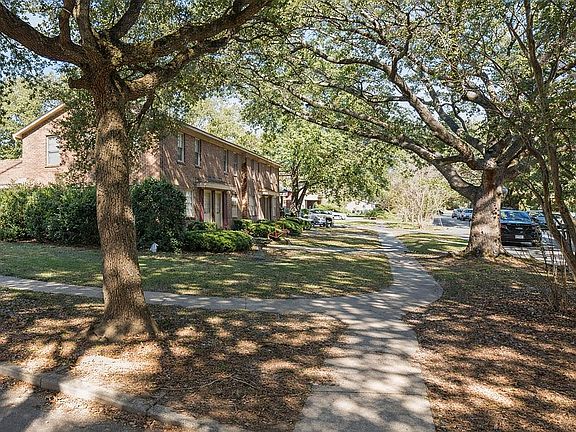 2nd image of 15 Marlow Dr