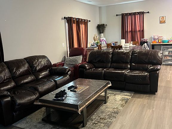 2nd image of 3643 Locust Dr