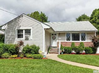 2425 Hamilton Rd, Bellmore, NY 11710