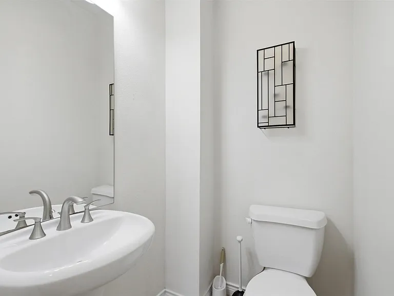 2113 Grove Park Ln — Photo 11