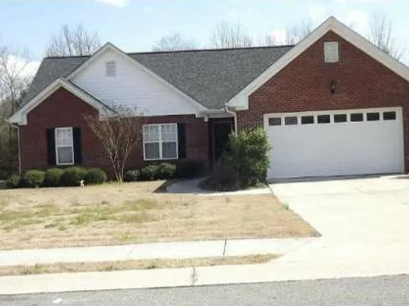 208 Brookstone Dr SW, Calhoun, GA 30701
