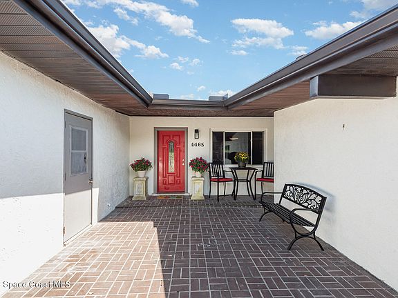 4th image of 4465 Dickens Ave