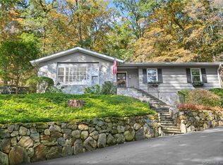 17 Overbrook Ln, Weston, CT 06883
