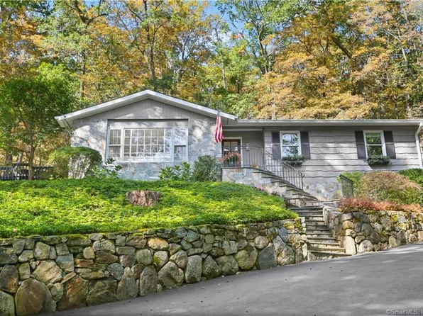 17 Overbrook Lane, Weston, CT 06883