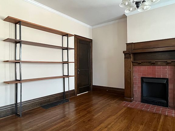 3rd image of 233 Fairwood Ave #233