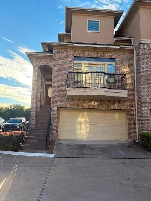 3 bed, 3.0 bath, 2275 sqft, $2,580 — Photo 3
