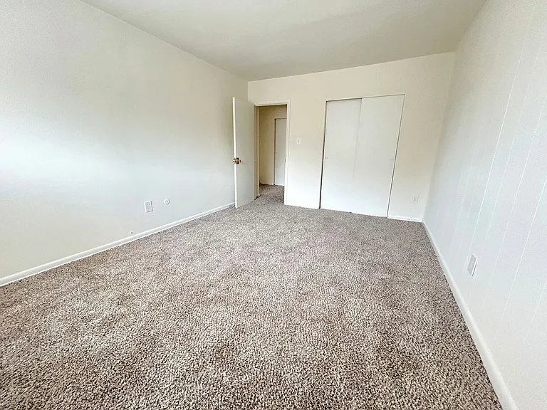 Oakwood Apartments — Photo 14