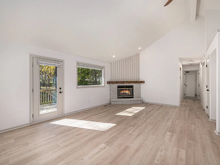 311 NE 101st Pl — Photo 4