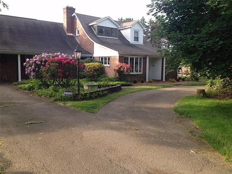 Welcome to 903 Evans City Road