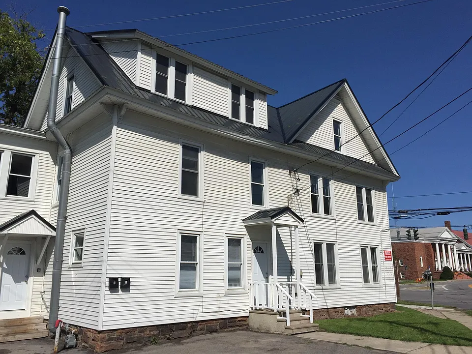 45 Main St