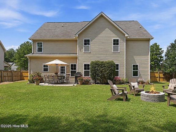 3rd image of 133 Emma Court