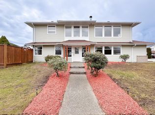 12055 Chestnut Cres, Pitt Meadows, BC V3Y 2L6