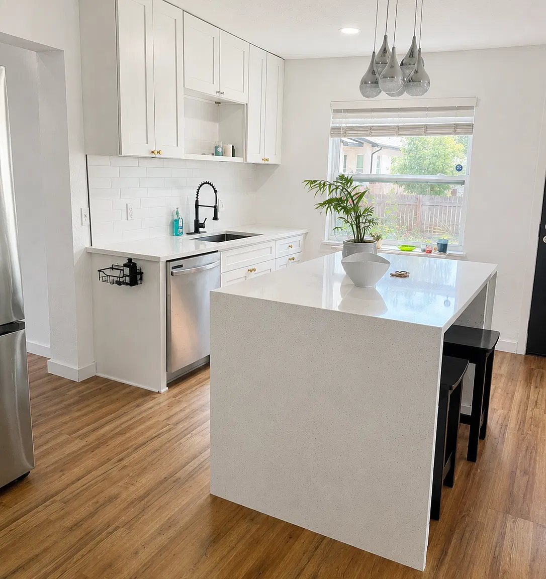 3 bed, 1134 sqft, $2,995 — Photo 3