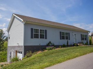 11 Little Oak Rd, Leicester, NC 28748