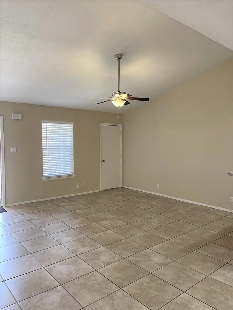 2 bed, 2.0 bath, 1000 sqft, $1,695 — Photo 3
