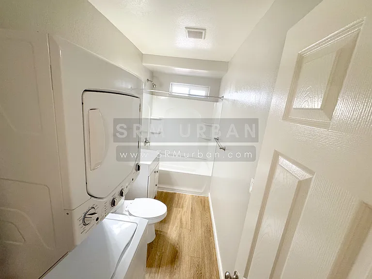 2760.5 Broadway — Photo 15