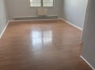 240 Oak St APT 25, Bridgeport, CT 06604