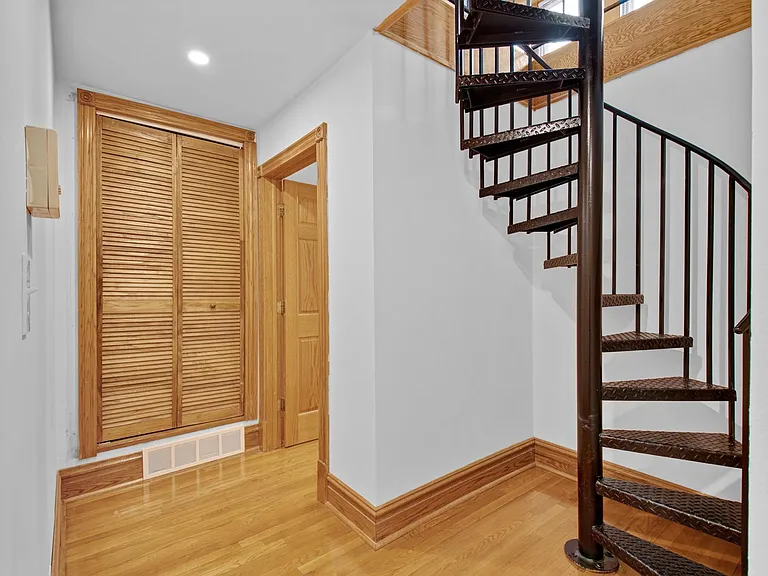 3602 N Hermitage Ave #1 — Photo 8