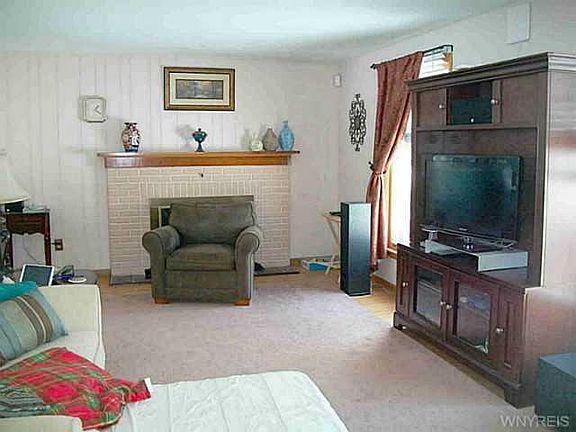 2nd image of 916 Park Ave