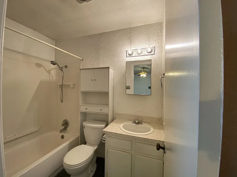 901 Wandering Way Dr — Photo 16