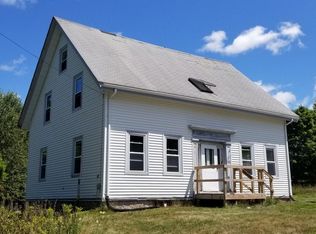 12 School St, Machias, ME 04654