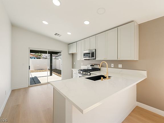 4th image of 1654 Ringe Ln