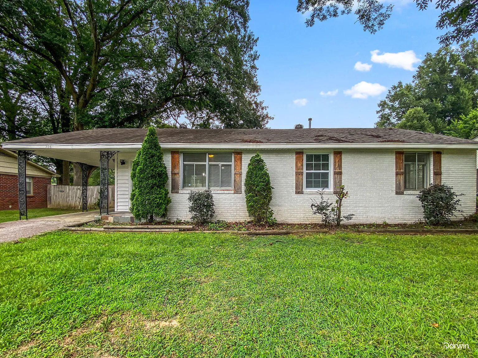 3 bed, 2.0 bath, 1176 sqft, $1,615 — Photo 1