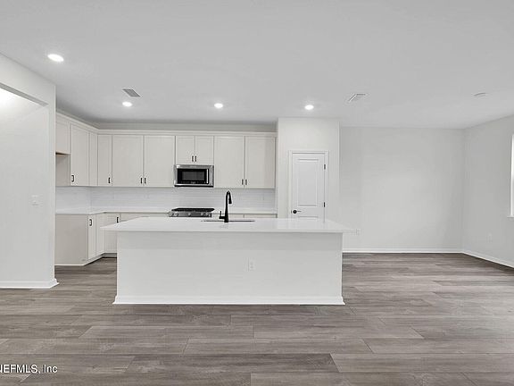 4th image of 51 BEECHNUT Circle
