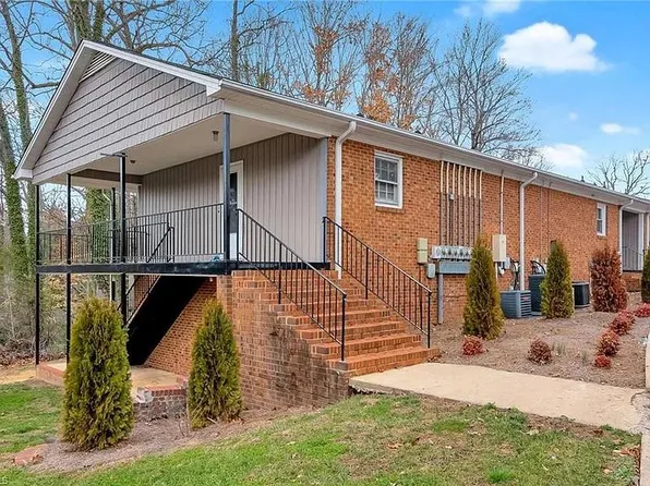 1101 Robin Hood Rd APT D, High Point, NC 27262