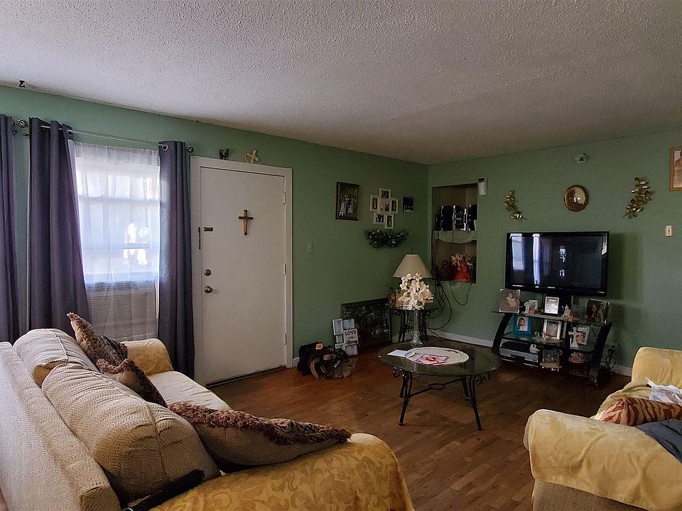 2nd image of 3618 SE Truman Ct
