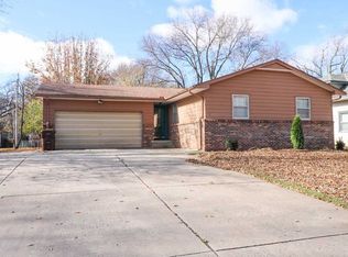 417 N 2nd Ave, Mulvane, KS 67110