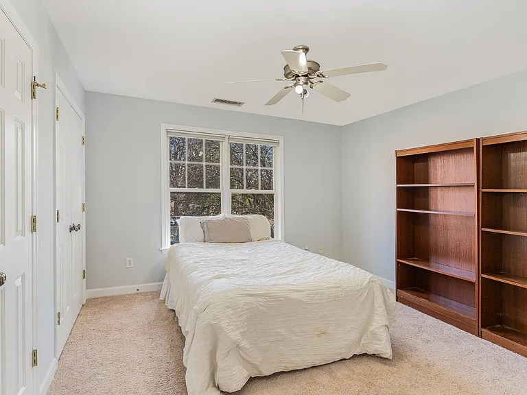 111 Ellington Oaks Ct — Photo 18