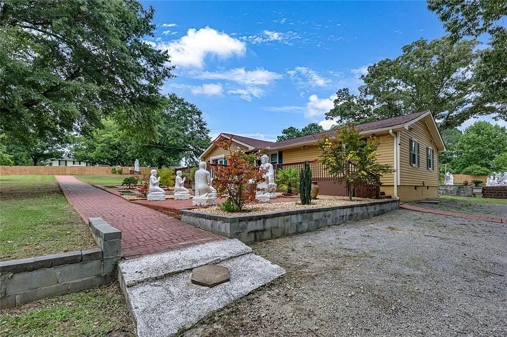 3 bed, 3.5 bath, 1678 sqft, $2,400 — Photo 4