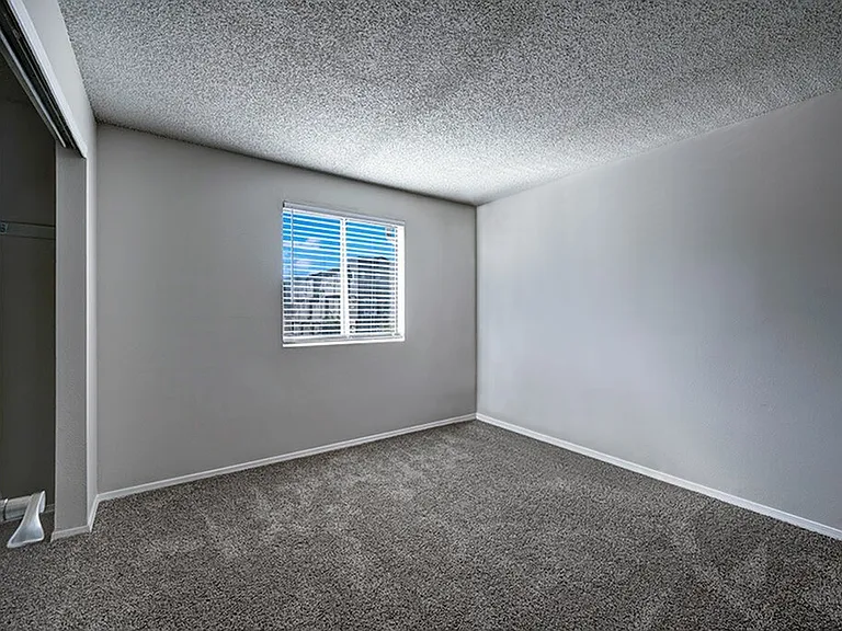 Summit Riverside Apartments — Photo 56