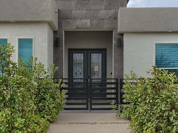 4th image of 2212 Mike Price Dr