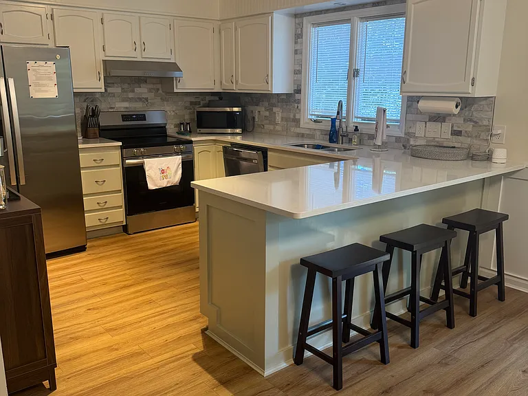 Stonebrook Dr — Photo 9
