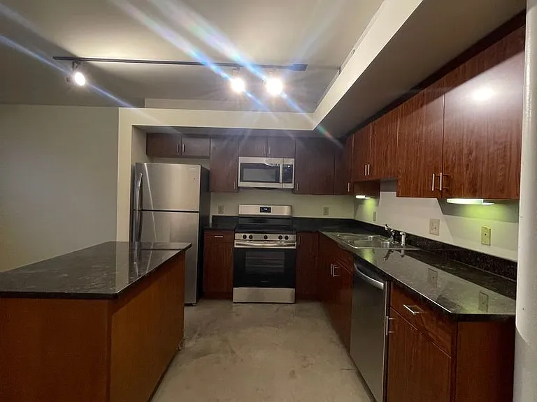 The Lofts at New Amsterdam — Photo 12