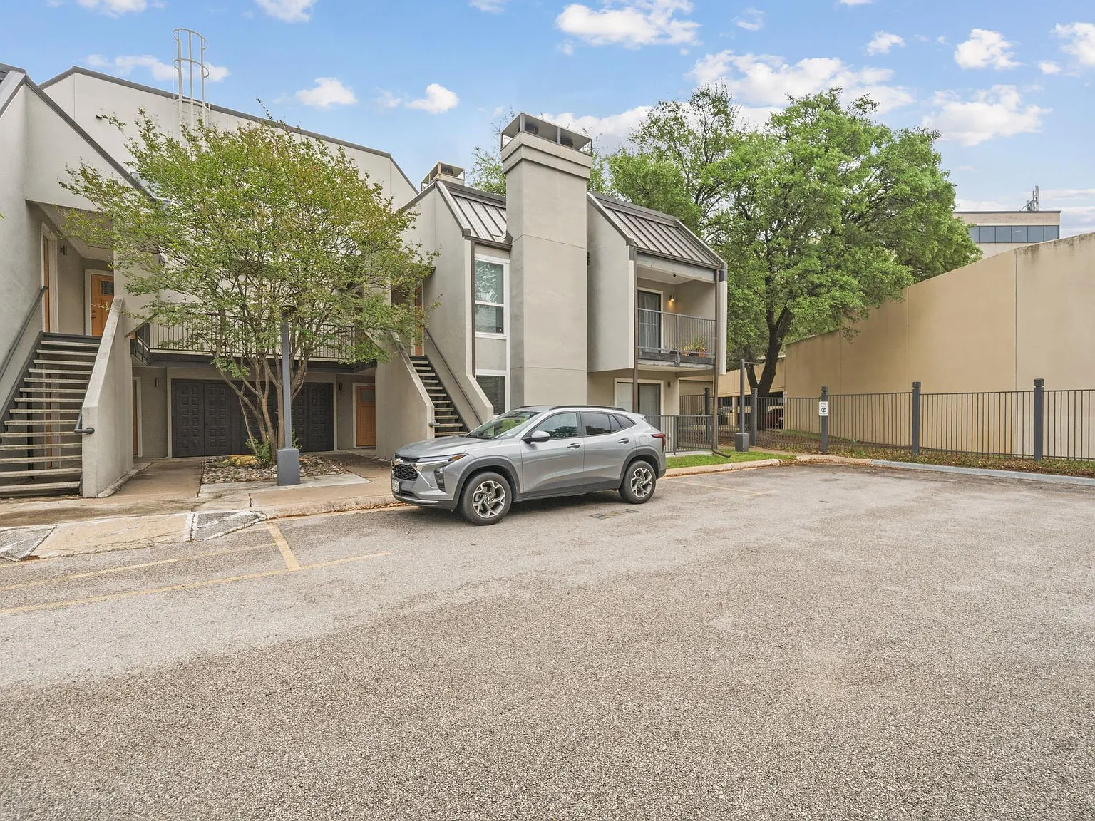 1 bed, 1.0 bath, 517 sqft, $1,000 — Photo 4