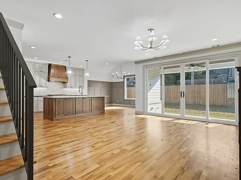 3921 S Madison Ave — Photo 52