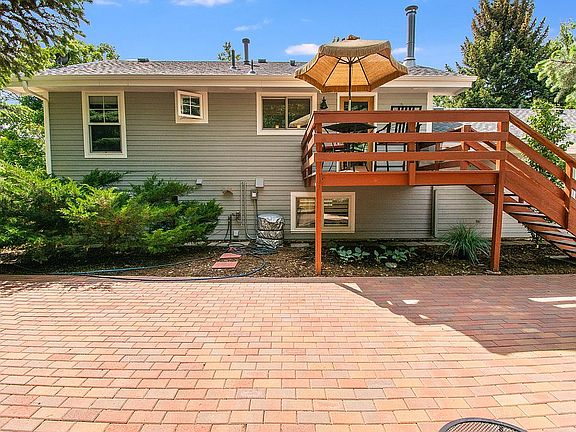 3rd image of 2258 Iroquois Dr