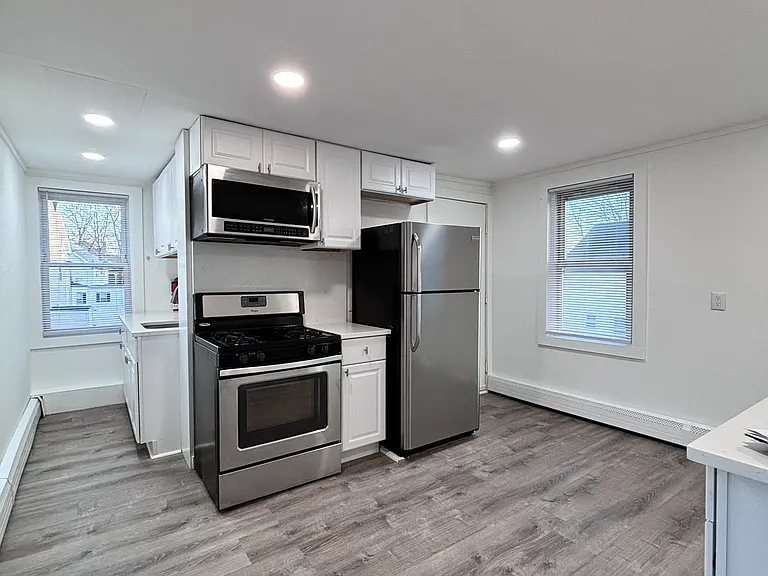 12 Pine St #2 — Photo 8