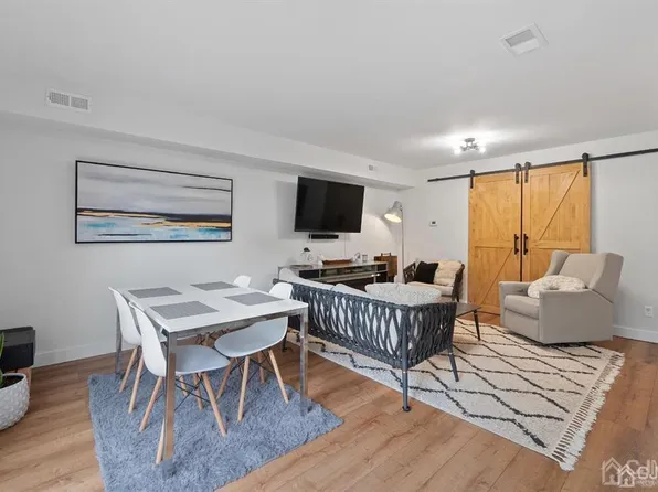 165 Essex Ave APT 305, Metuchen, NJ 08840