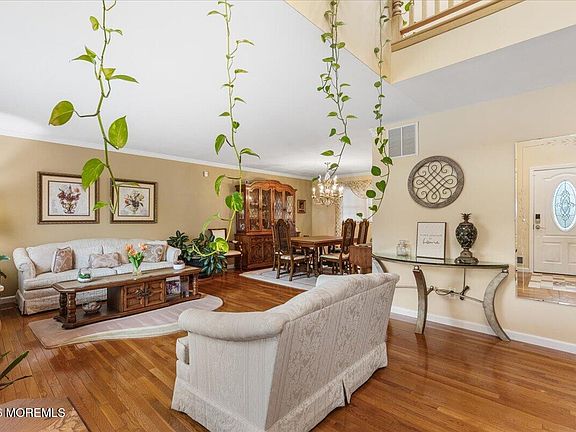 5th image of 801 Stamford Drive