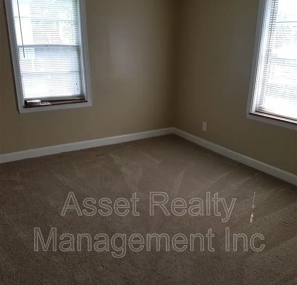 102 Eastwood Dr #1 — Photo 16