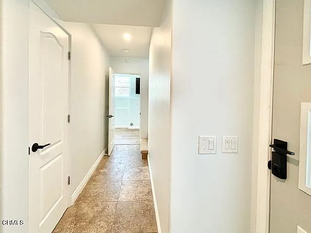3 bed, 3.5 bath, 2168 sqft, $5,200 — Photo 2