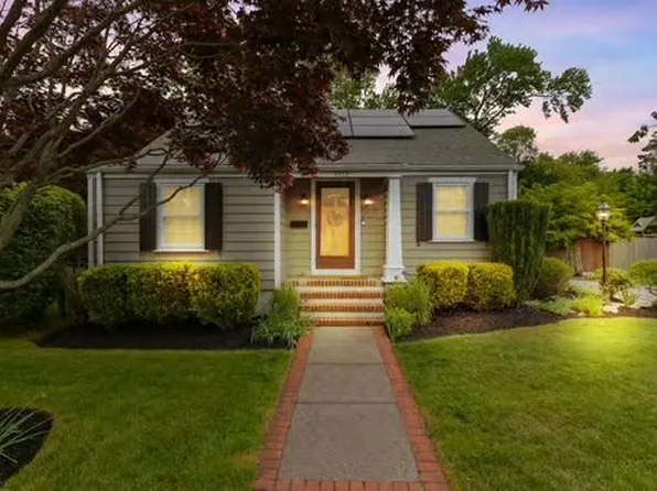 1029 Joyce St, New Bedford, MA 02745