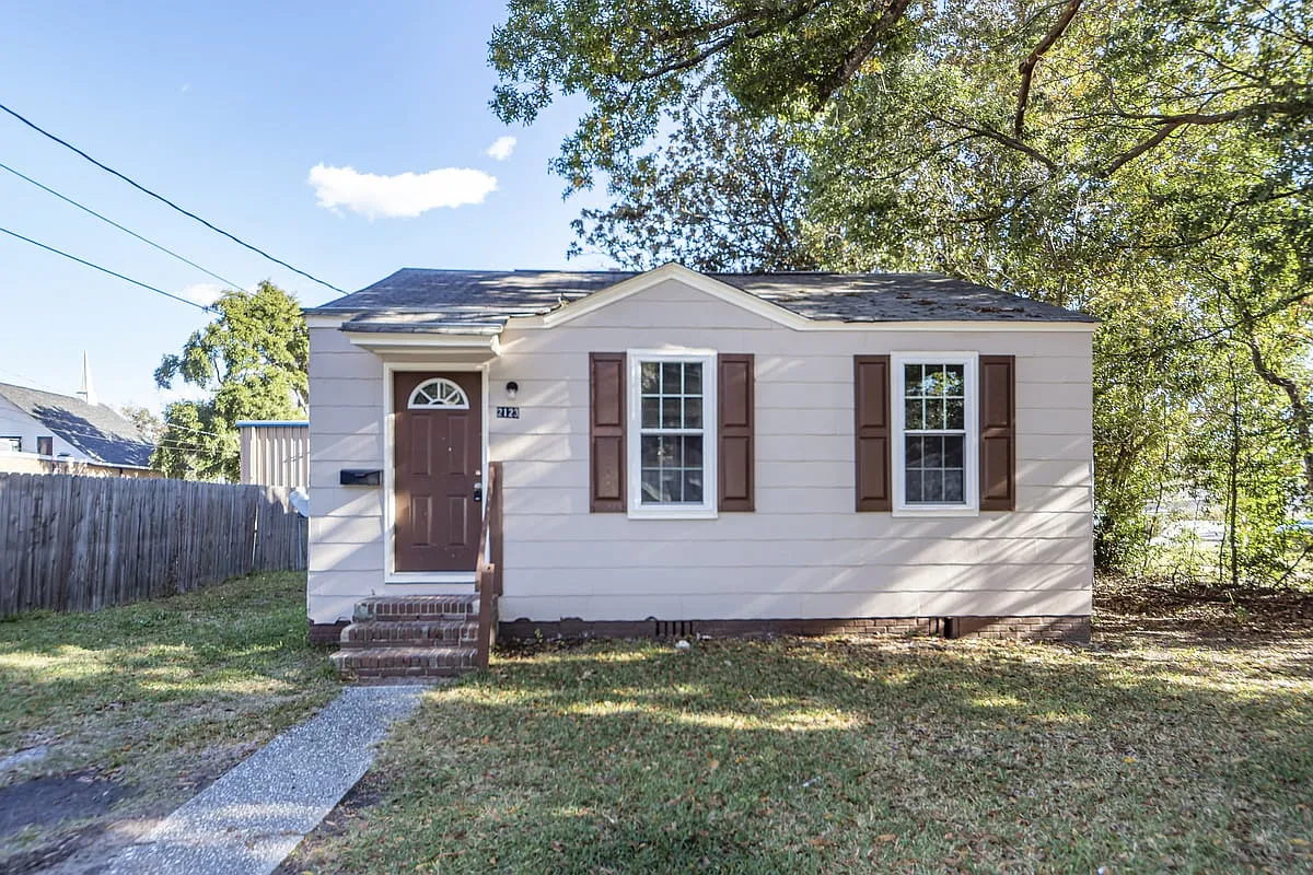 2123 Captain Ave — Photo 1