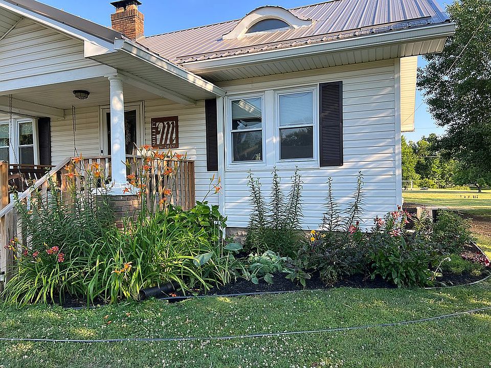 409 E Waterford St, Wakarusa, IN 46573 Zillow