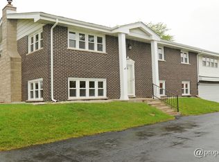 8020 W 91st Pl, Hickory Hills, IL 60457